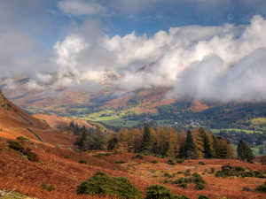 Photo: October colors in the Vale of Grasmere (Sean McMahon, www.StridingEdge.net).